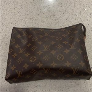 ❌ SOLD ❌ - Authentic Louis Vuitton Pouch